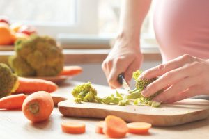 List Nutrisi Penting yang Dibutuhkan Seorang Ibu Selama Kehamilan